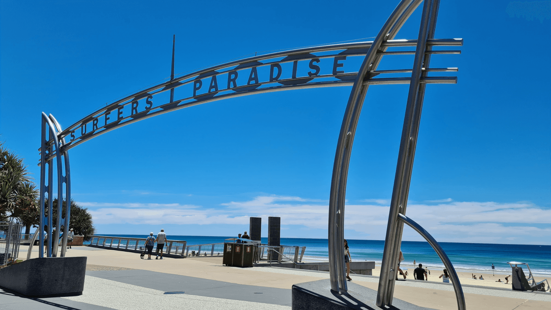 surfers-paradise-beach-sign